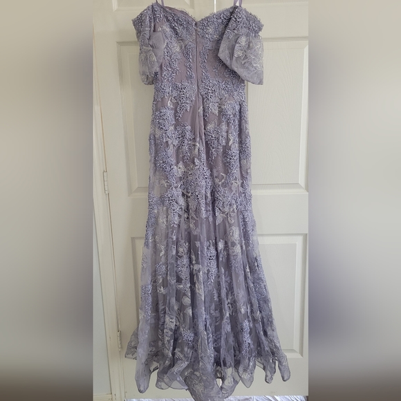 Stunning Genuine Cinderella Divine Light Violet Mermaid Lace Gown size 8 - Picture 5 of 15